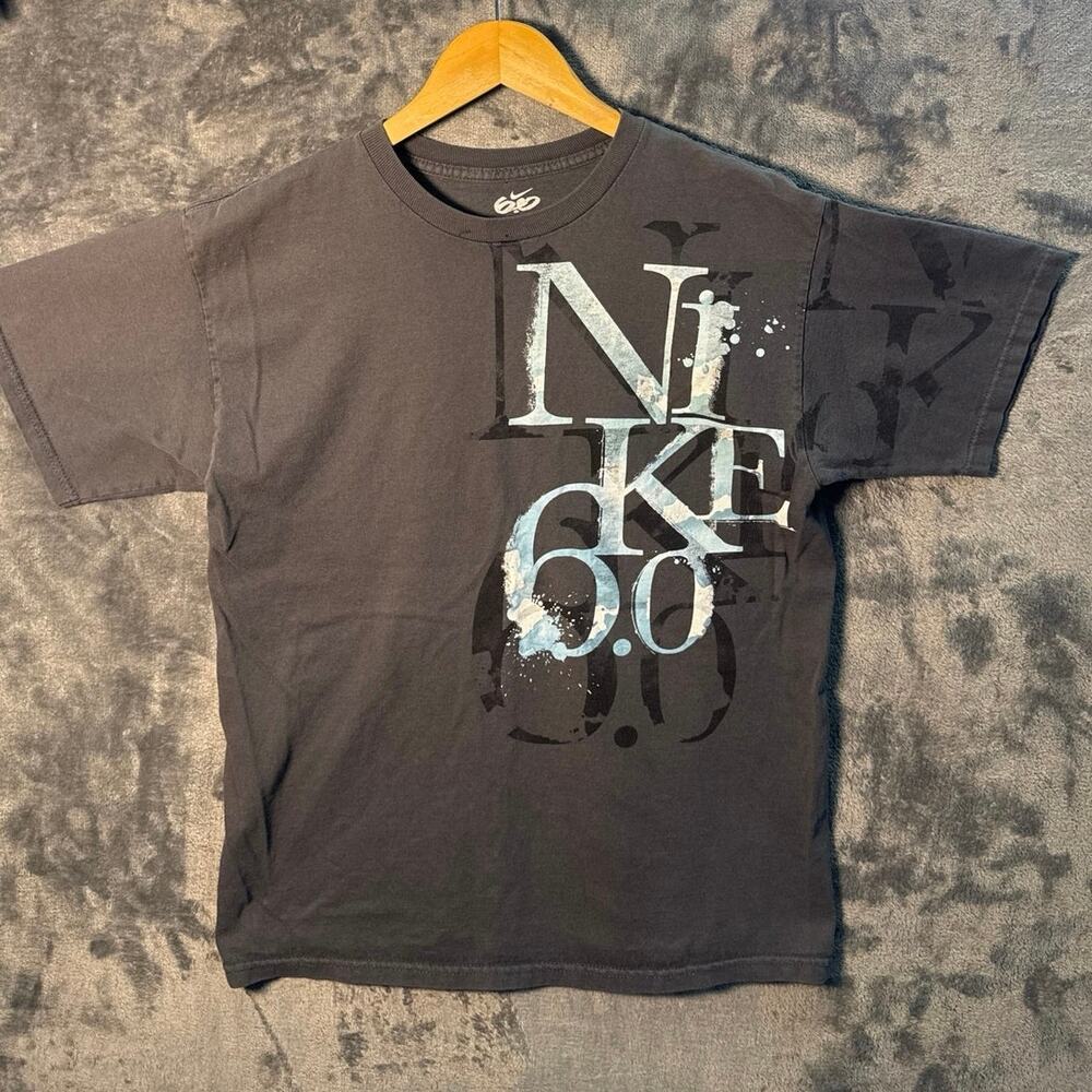 VTG Y2K Nike 6.0 Graphic T-Shirt Skate Streetwear Men's Medium Charcoal Gray